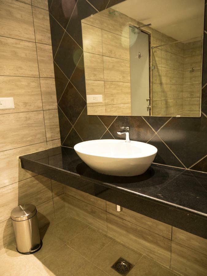 Hotel Mary Land Velankanni ナーガパッティナム エクステリア 写真